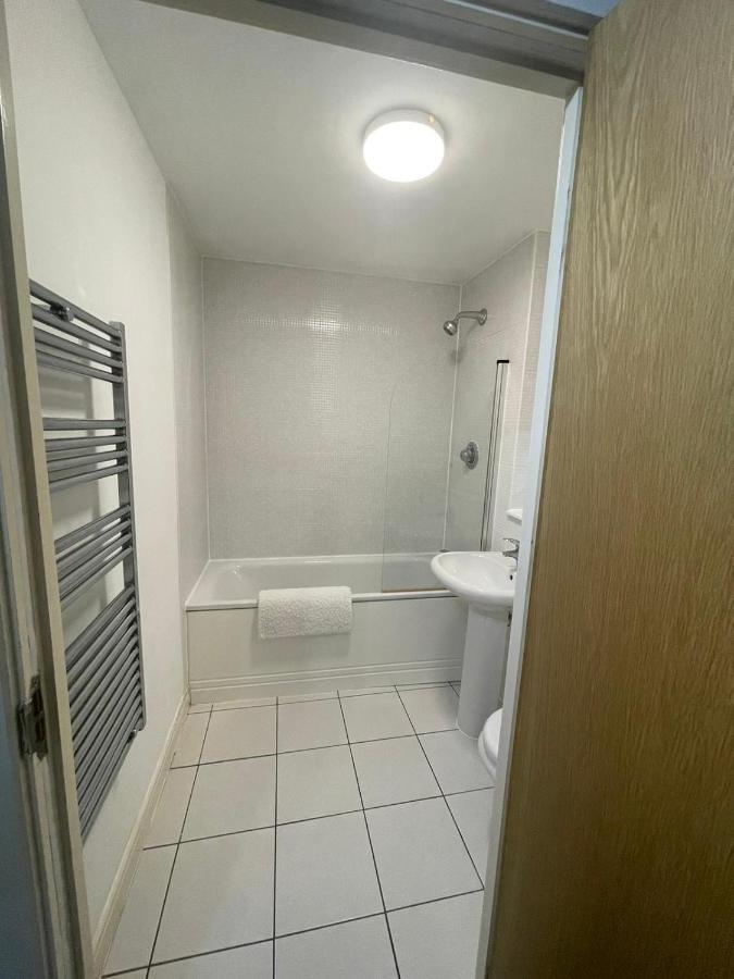 City Centre 1 Bed Apartment With Free On Site Parking With Cctv By Lets Relocations Birmingham Exterior foto